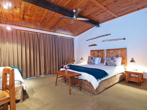 Triple Room Bedroom | Storms River Tsitsikamma Accommodation